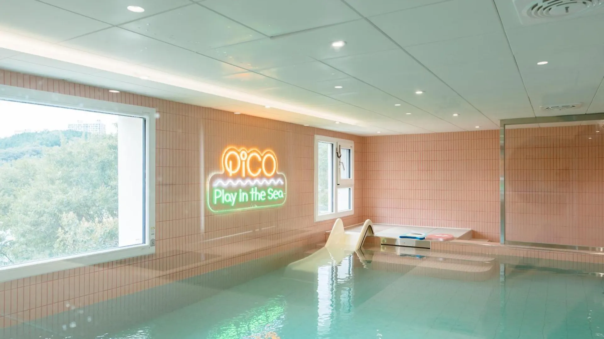 Pico Kids Pool Villa Busan 0*,